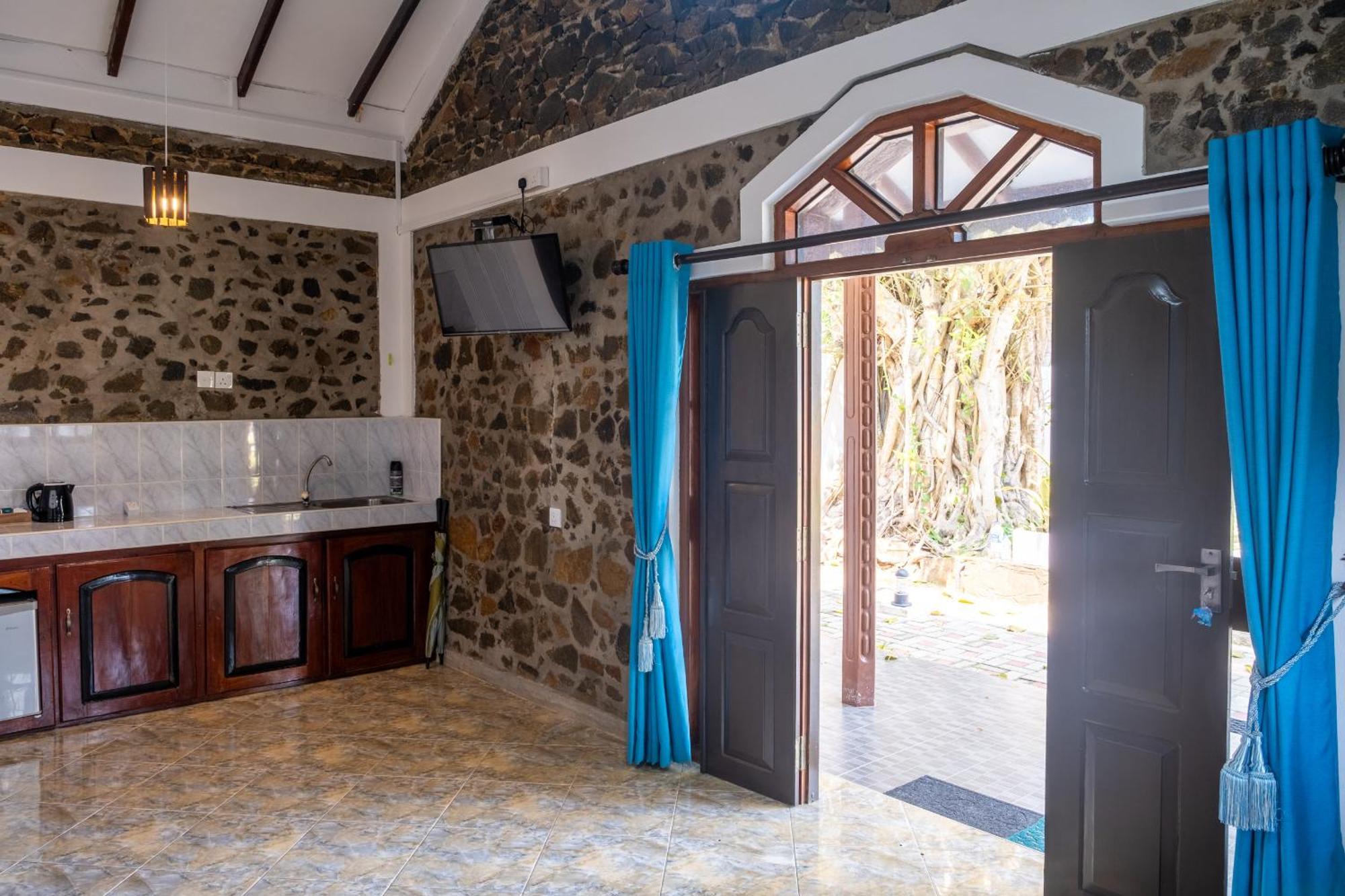Serenity Beach Cabanas Tangalle Exterior photo