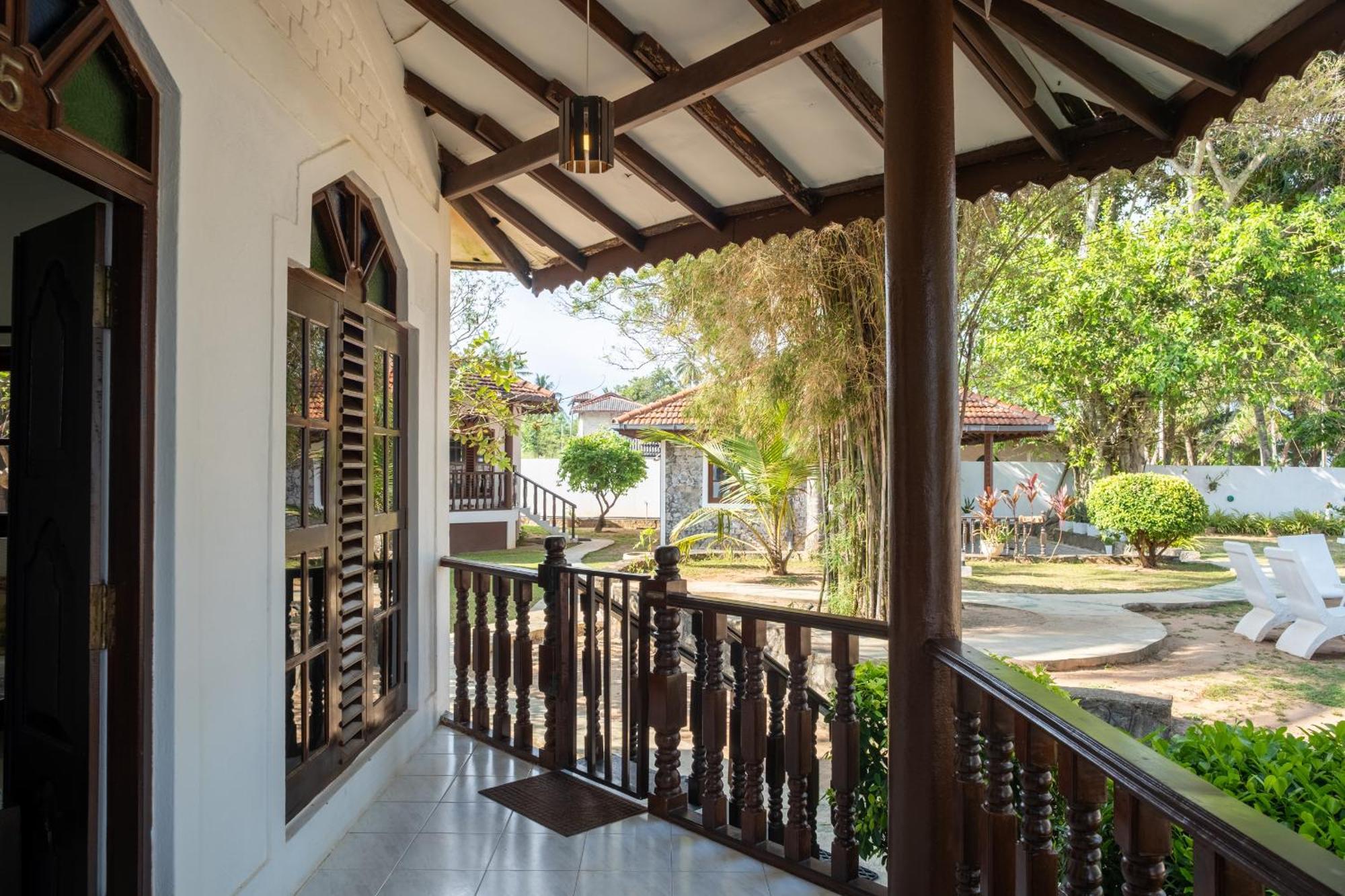 Serenity Beach Cabanas Tangalle Exterior photo