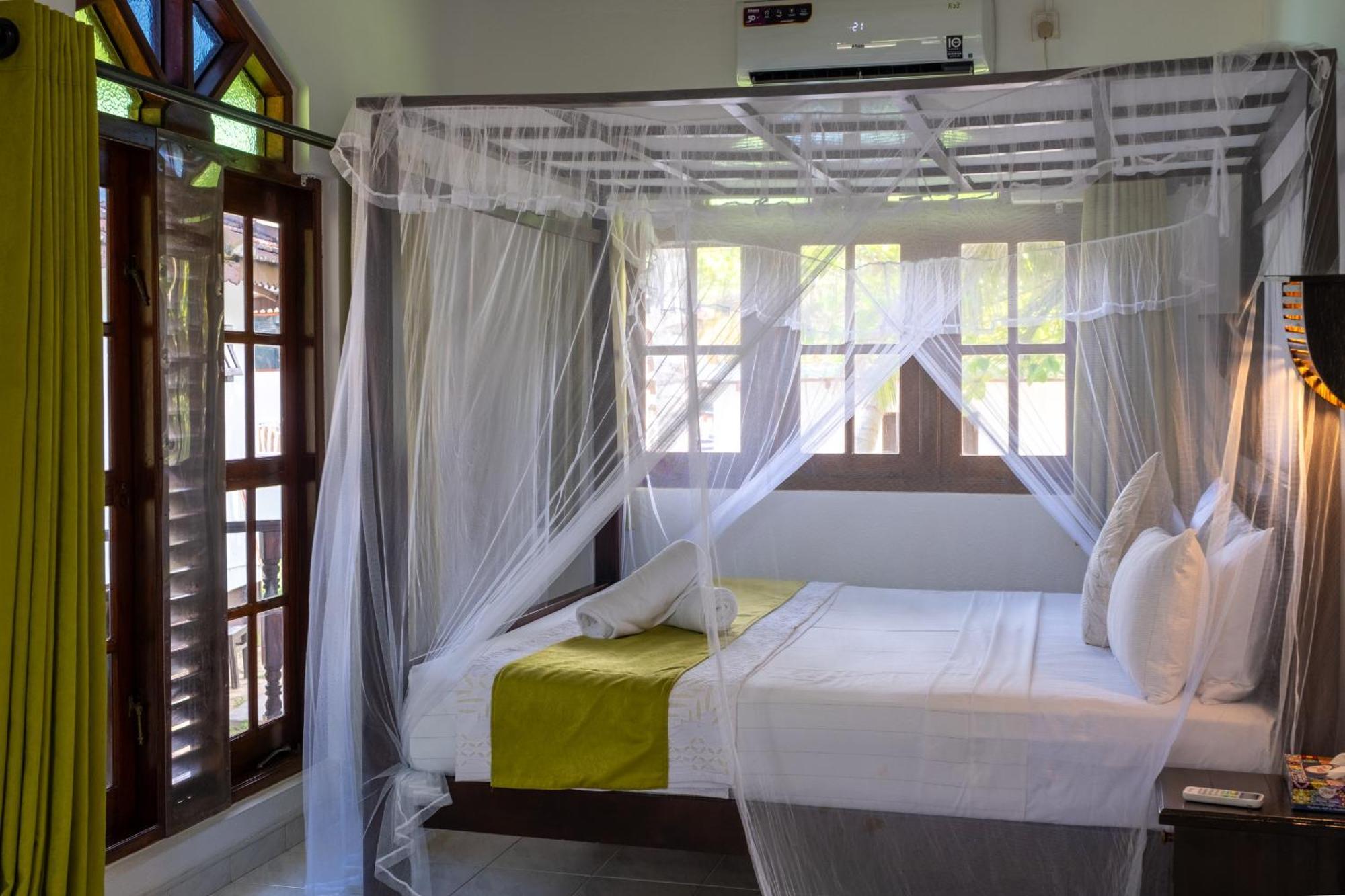 Serenity Beach Cabanas Tangalle Exterior photo