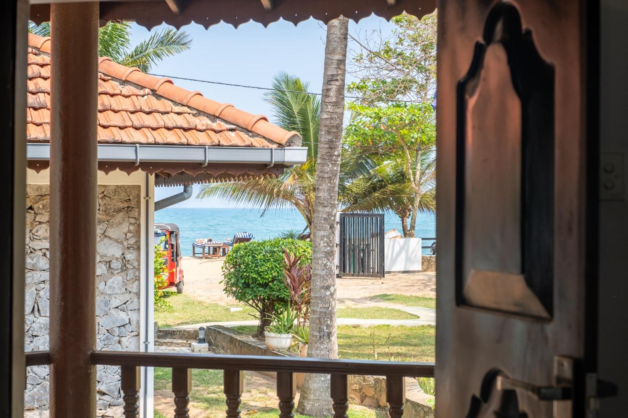 Serenity Beach Cabanas Tangalle Exterior photo